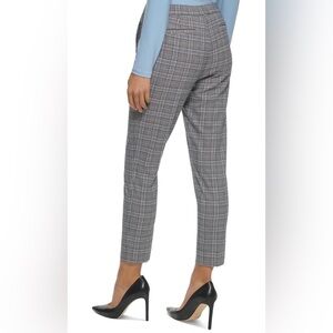 Tommy Hilfiger Womens Plaid Straight Leg Flat Front / size 8 / side zipper